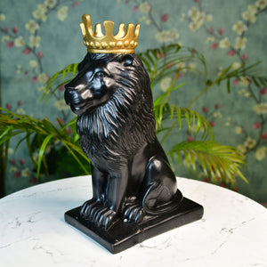 MAYII luxury lion showpiece decor in black with a gold crown tabletop statue