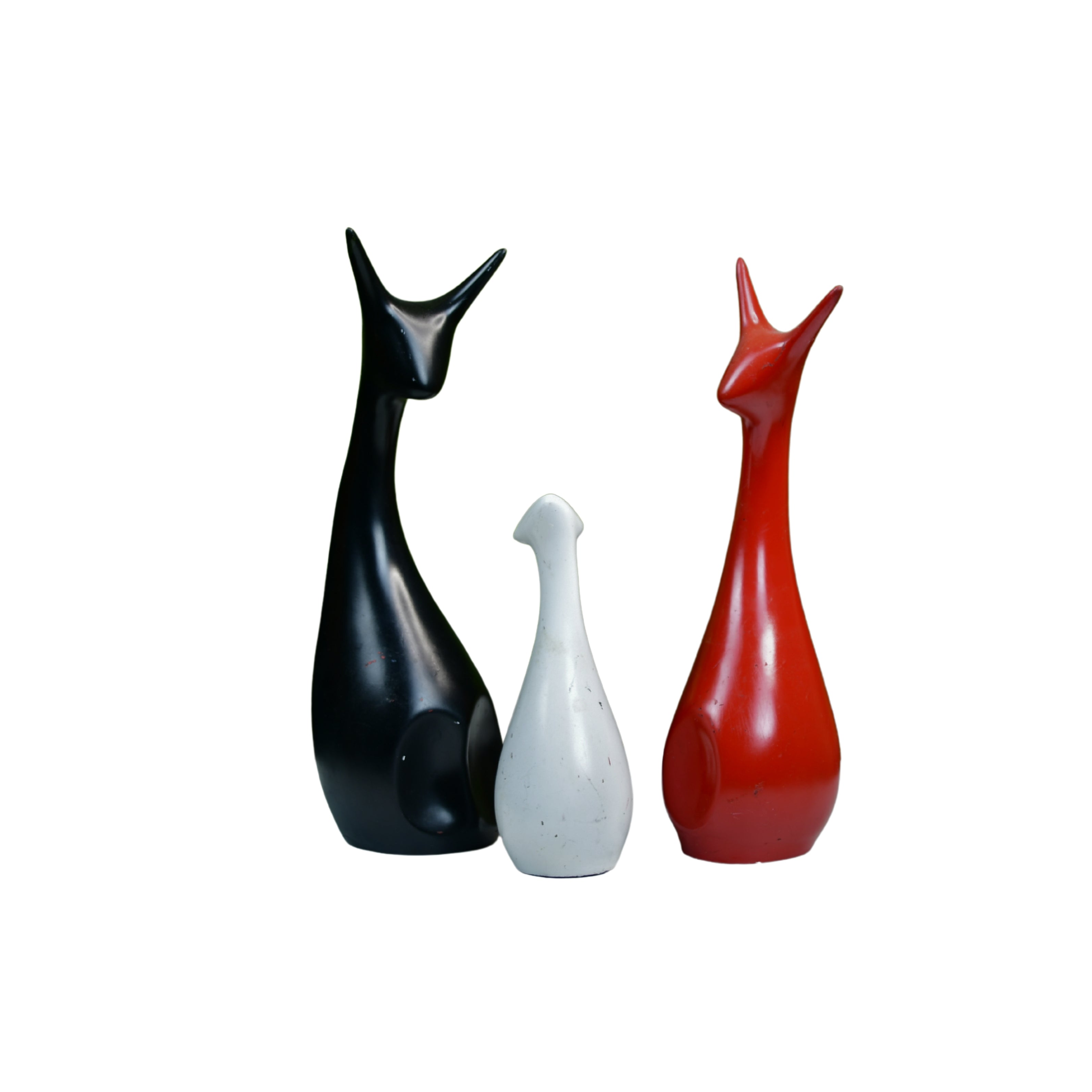 MAYII resin cat figurine set featuring three sleek modern cats in black, white, and red colors
